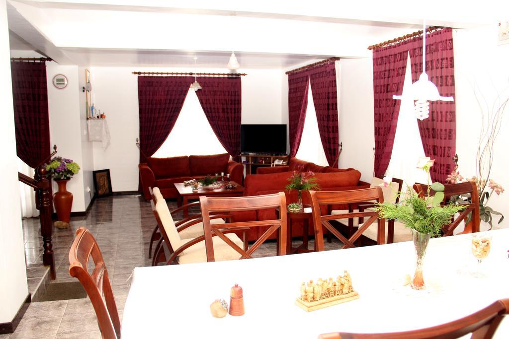 Perera Homestay نوفارا إيلِيا المظهر الخارجي الصورة